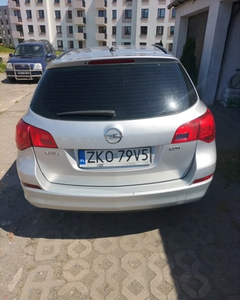 Opel Astra cena 16500 przebieg: 325000, rok produkcji 2012 z Sianów małe 56